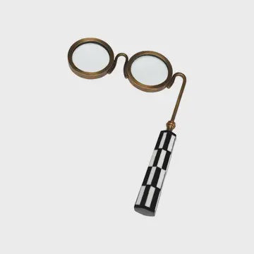Horatio Magnifying glass